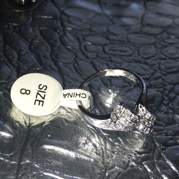 Bow Sterling Silver Ring - Picture 3 of 3